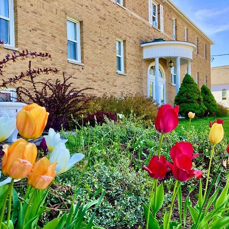 Garden Grove Retreat & Lodging Near Pictured Rocks, Fayette, Trails 외부 사진