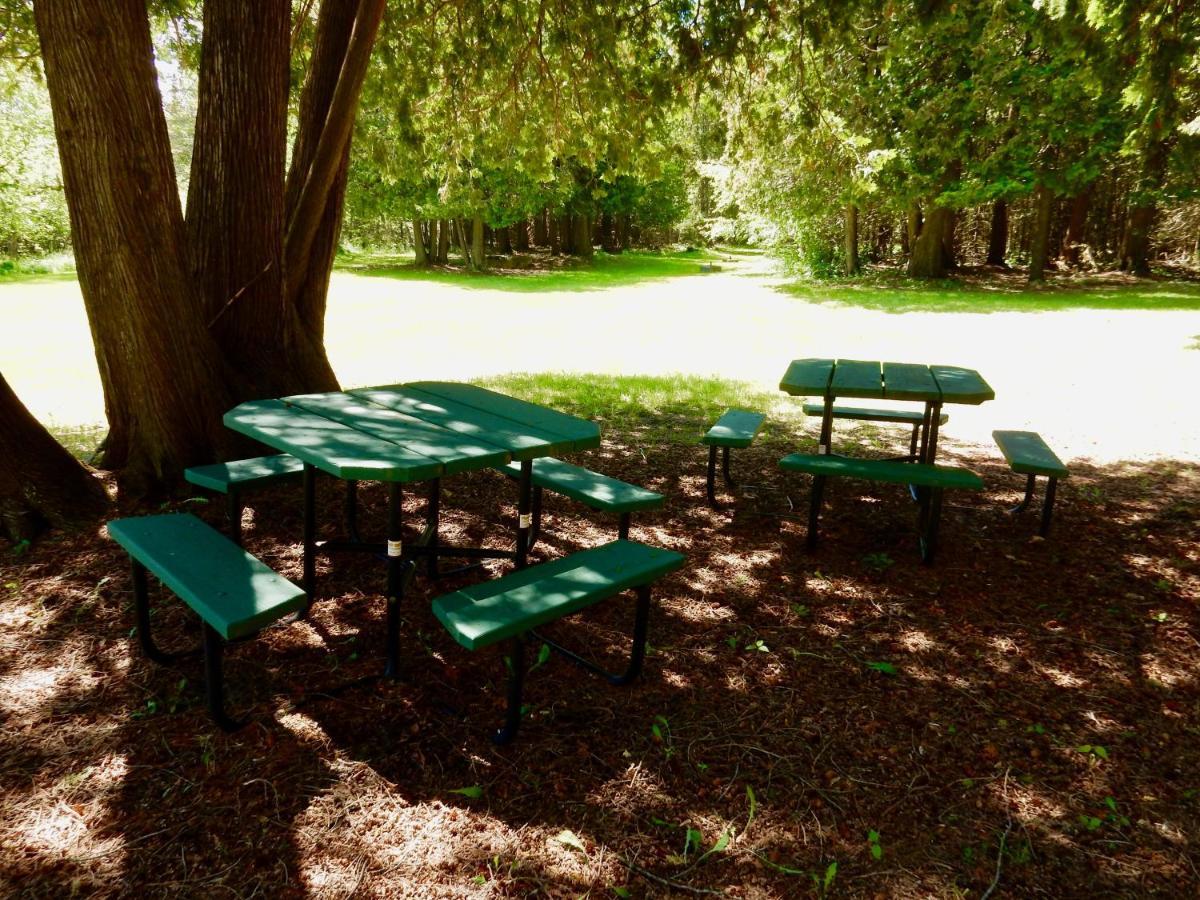 Garden Grove Retreat & Lodging Near Pictured Rocks, Fayette, Trails 외부 사진