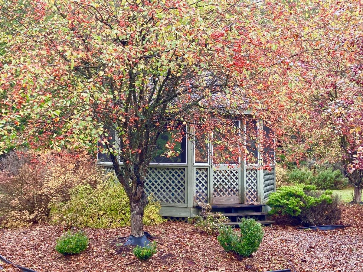 Garden Grove Retreat & Lodging Near Pictured Rocks, Fayette, Trails 외부 사진