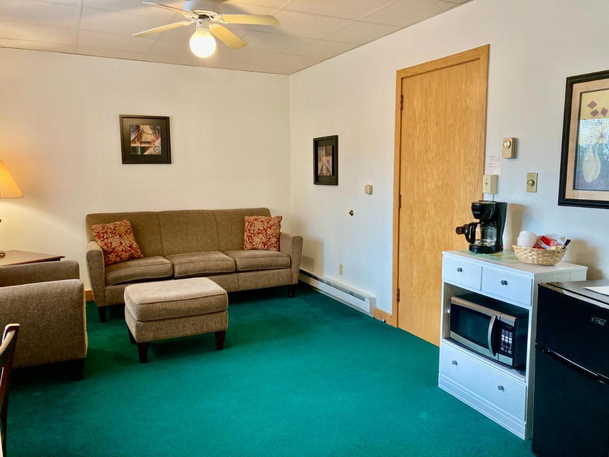 Garden Grove Retreat & Lodging Near Pictured Rocks, Fayette, Trails 외부 사진