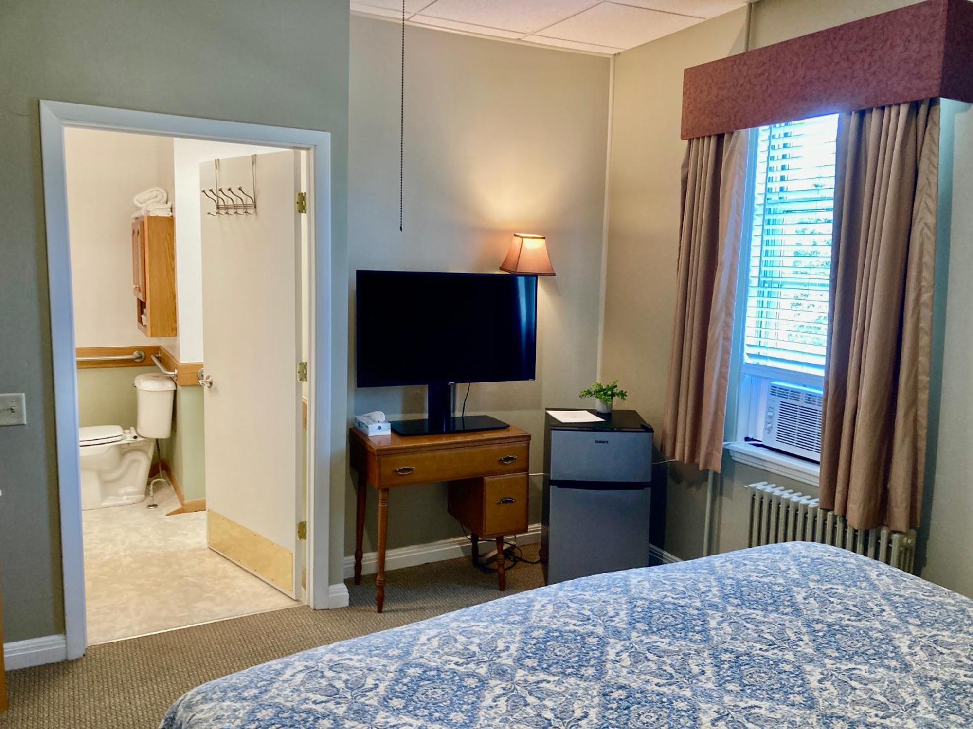 Garden Grove Retreat & Lodging Near Pictured Rocks, Fayette, Trails 외부 사진