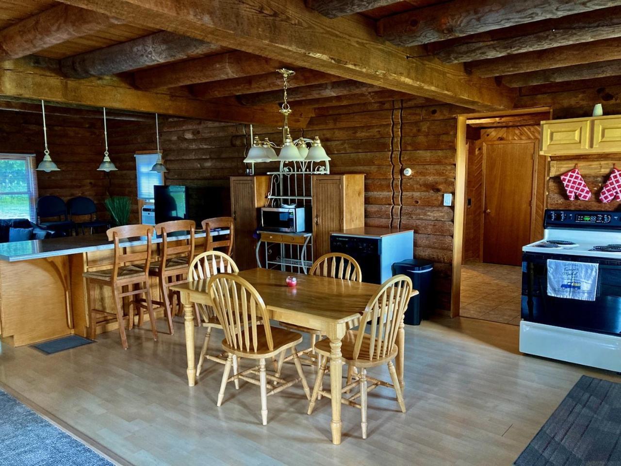 Garden Grove Retreat & Lodging Near Pictured Rocks, Fayette, Trails 외부 사진