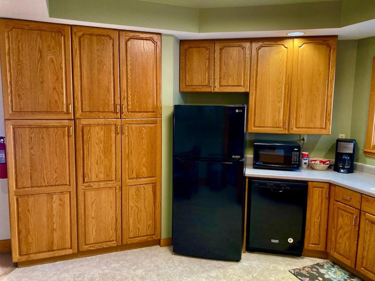Garden Grove Retreat & Lodging Near Pictured Rocks, Fayette, Trails 외부 사진